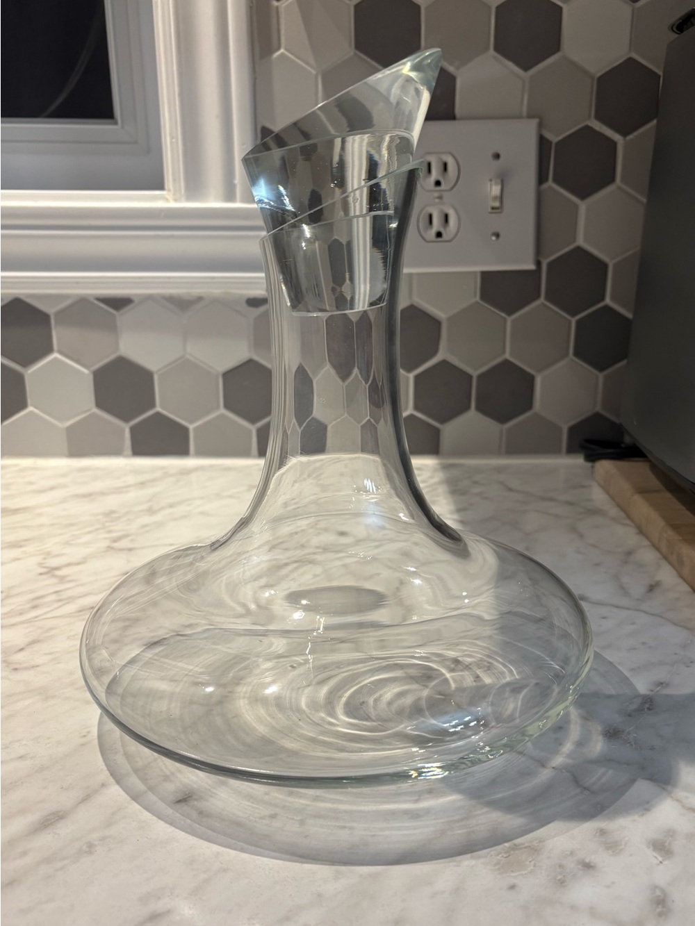 Luxury Crystal Style Modern Wine Decanter w/ Sculptural Stopper Art